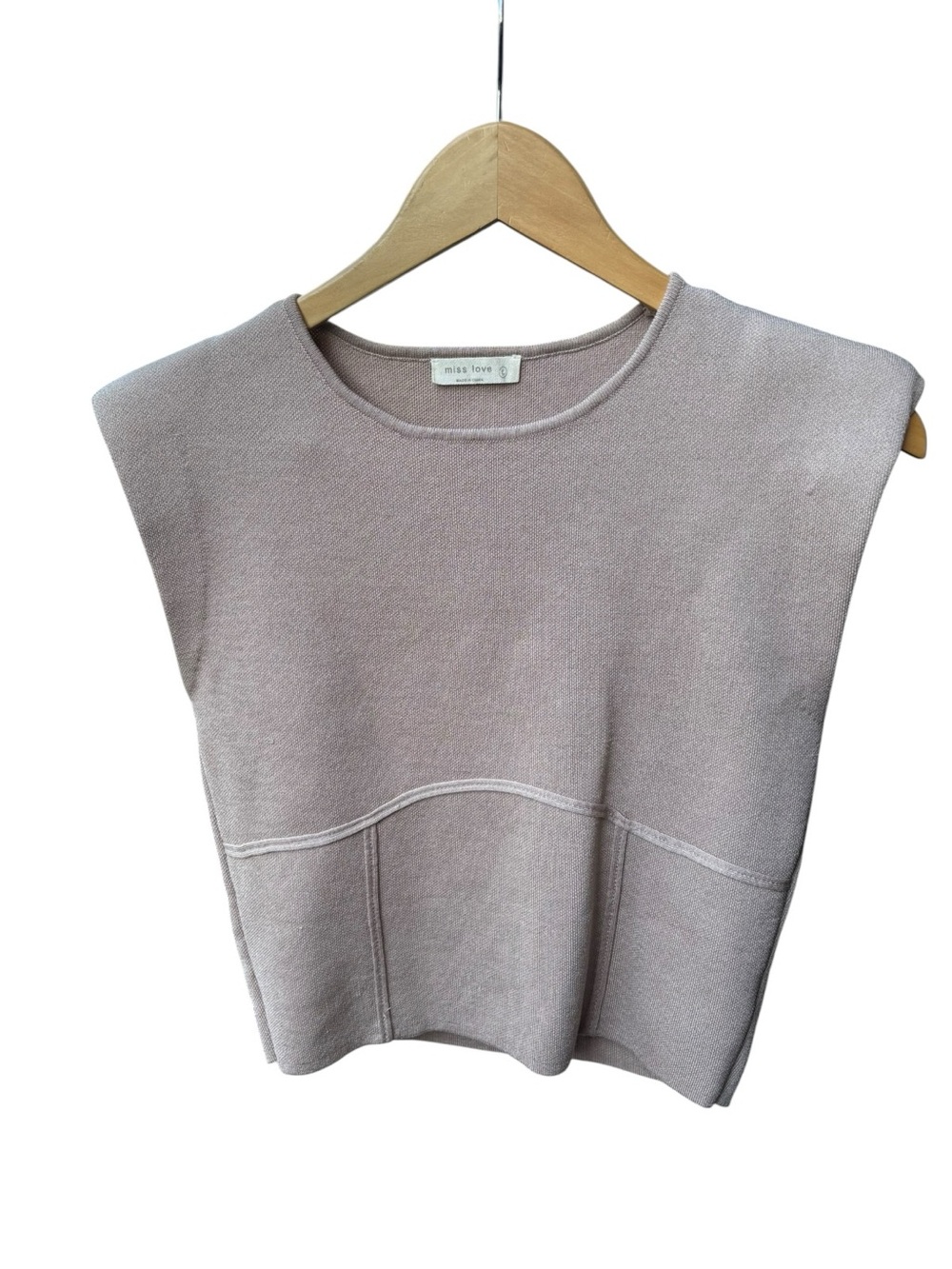 Miss Love Shoulder Pad Top I Size: L